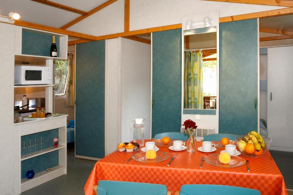 Camping Bassegoda Park Hotel Albanya Quarto foto