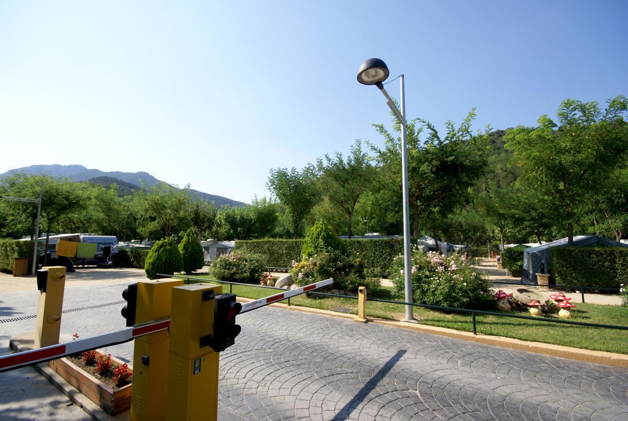 Camping Bassegoda Park Hotel Albanya Exterior foto